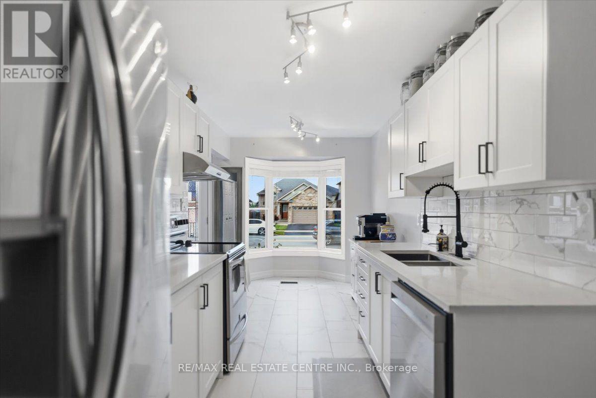 4804 JOHN STREET - 6