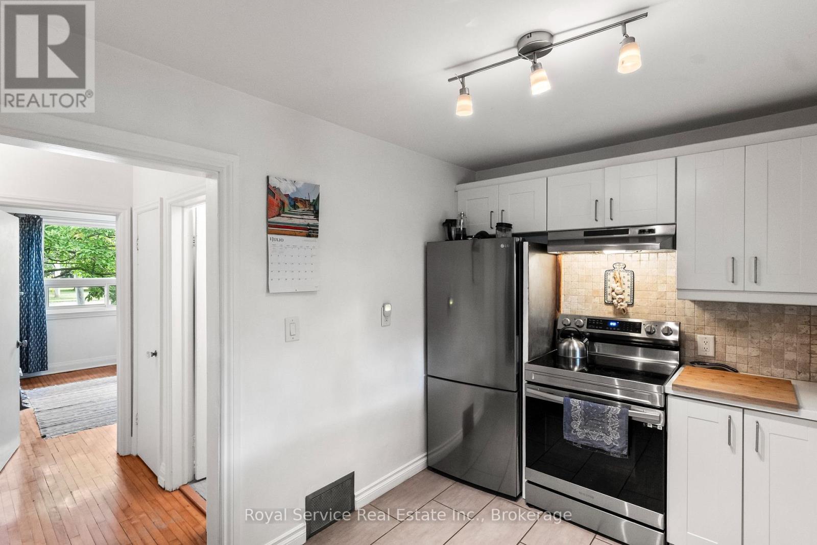 152 HARMONY ROAD S - 11