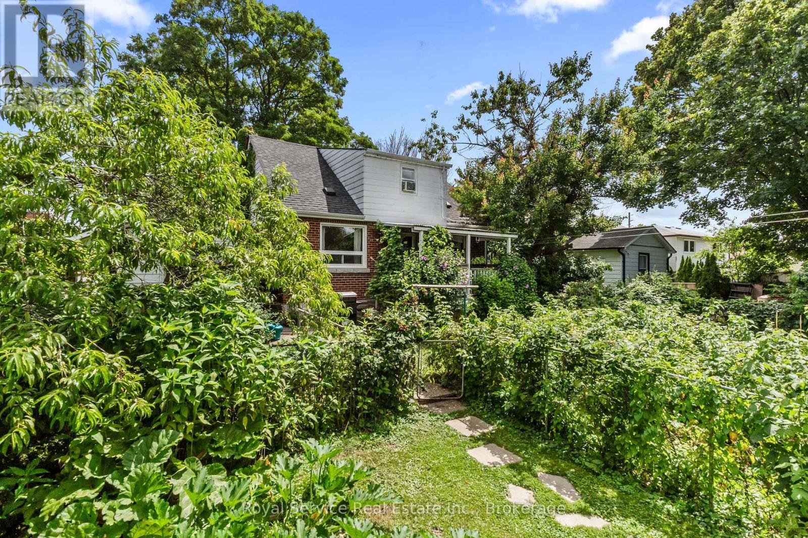 152 HARMONY ROAD S - 31