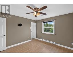 40 Ranger Avenue thumbnail 15
