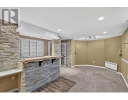40 Ranger Avenue thumbnail 24
