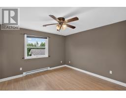 40 Ranger Avenue thumbnail 14