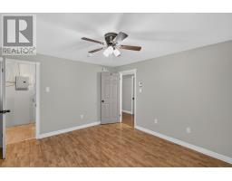 40 Ranger Avenue thumbnail 33
