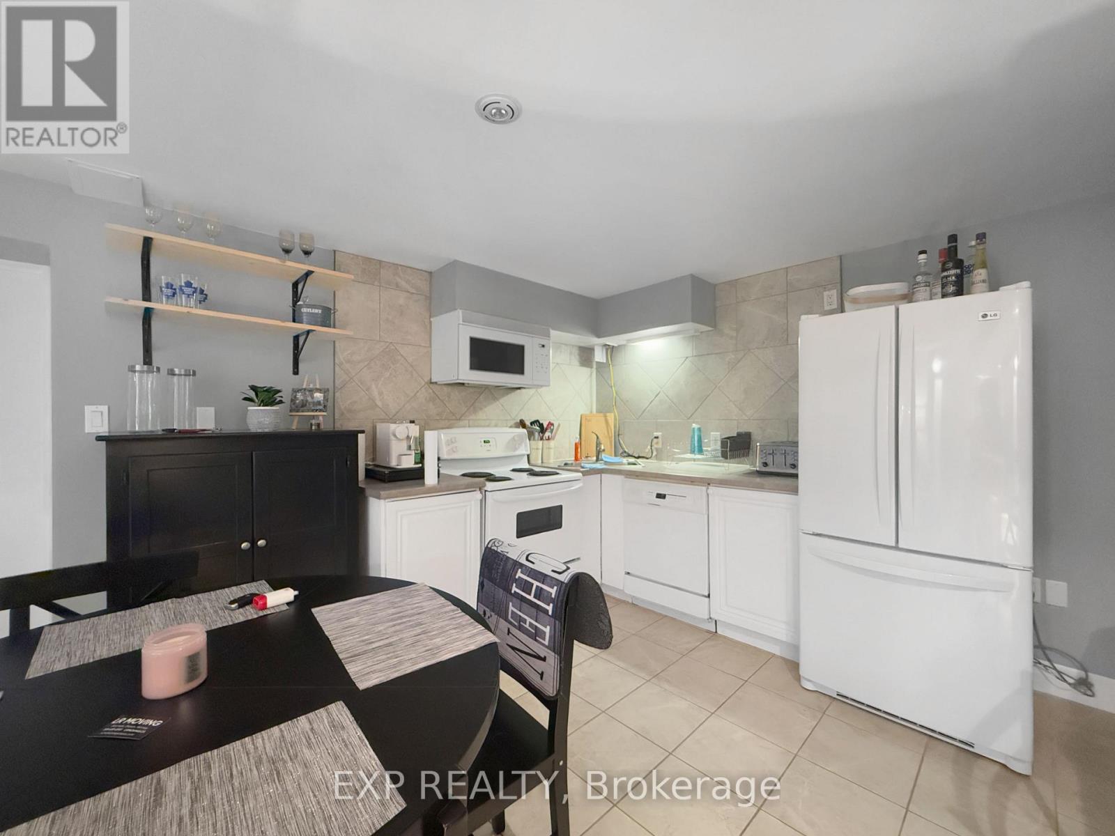 17 GREENFIELD COURT - Image 23