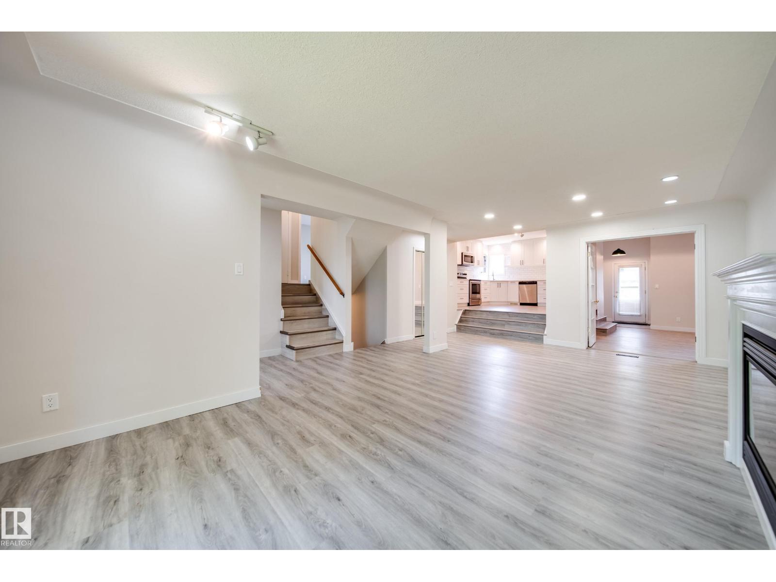 10519 140 ST NW - Image 11