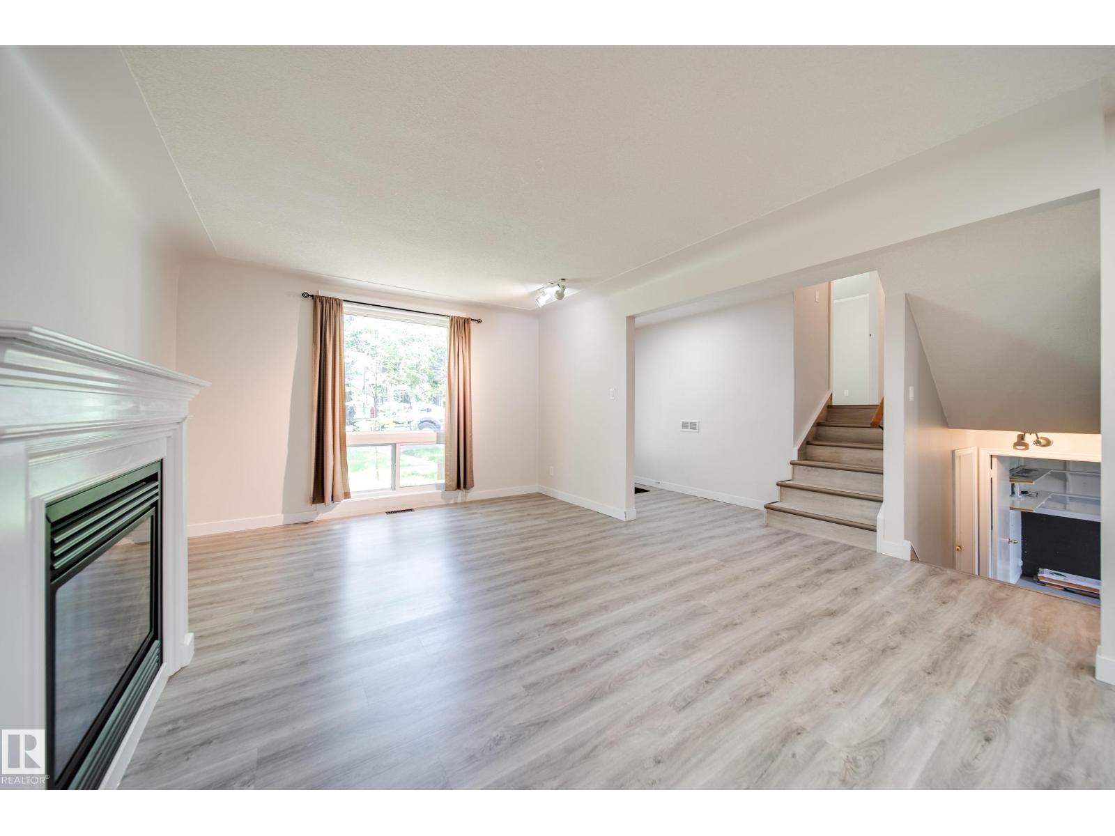 10519 140 ST NW - 10