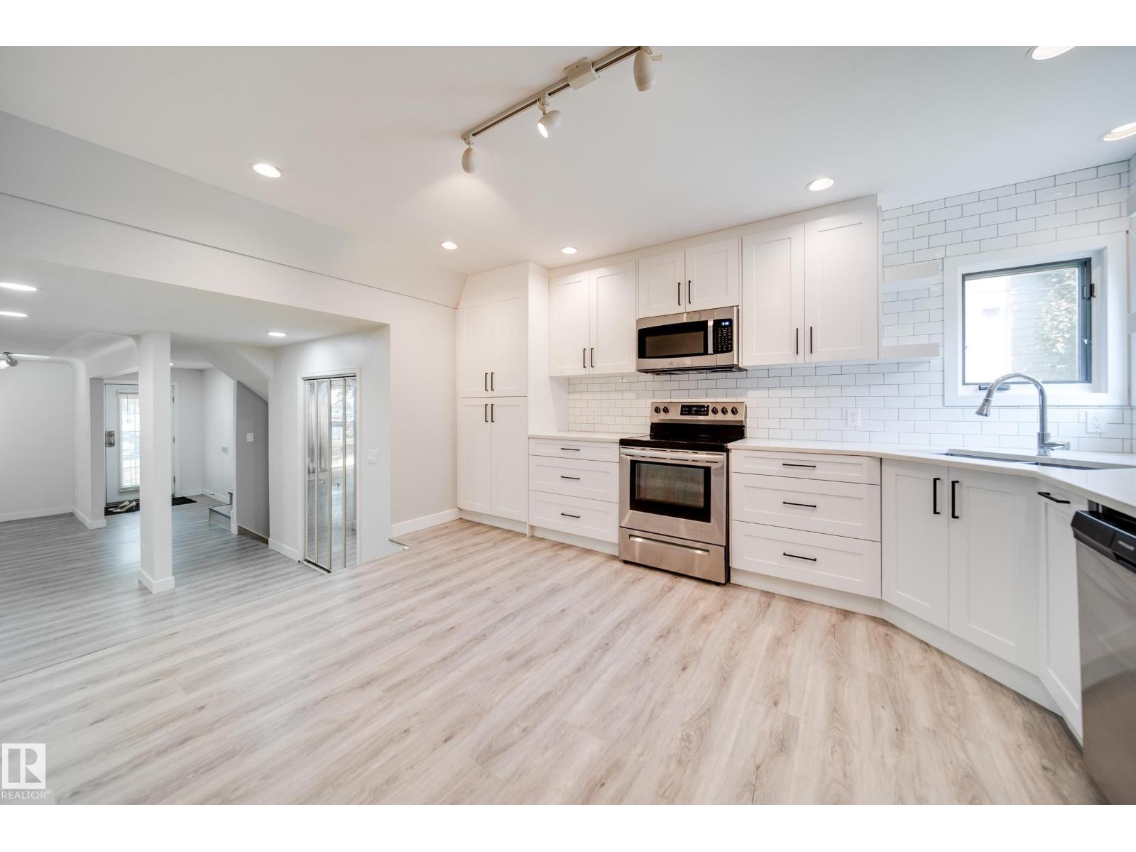10519 140 ST NW - 18