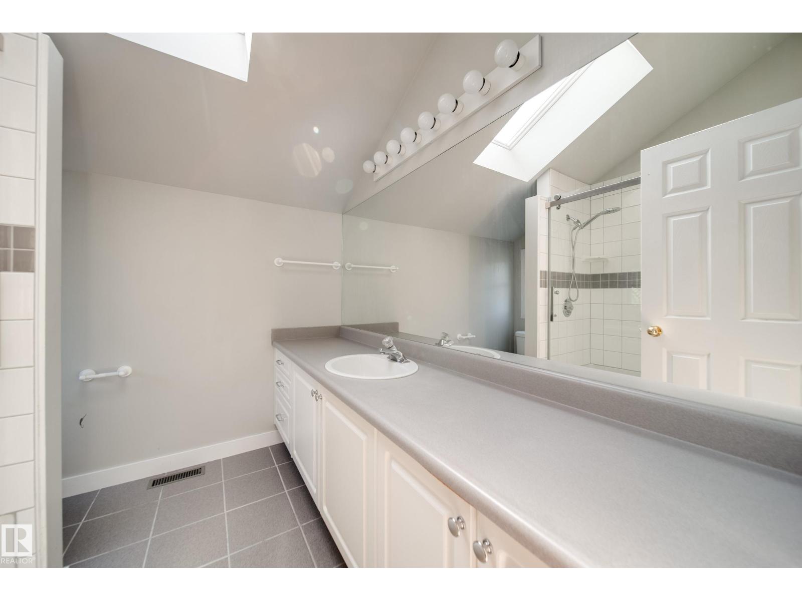 10519 140 ST NW - Image 42