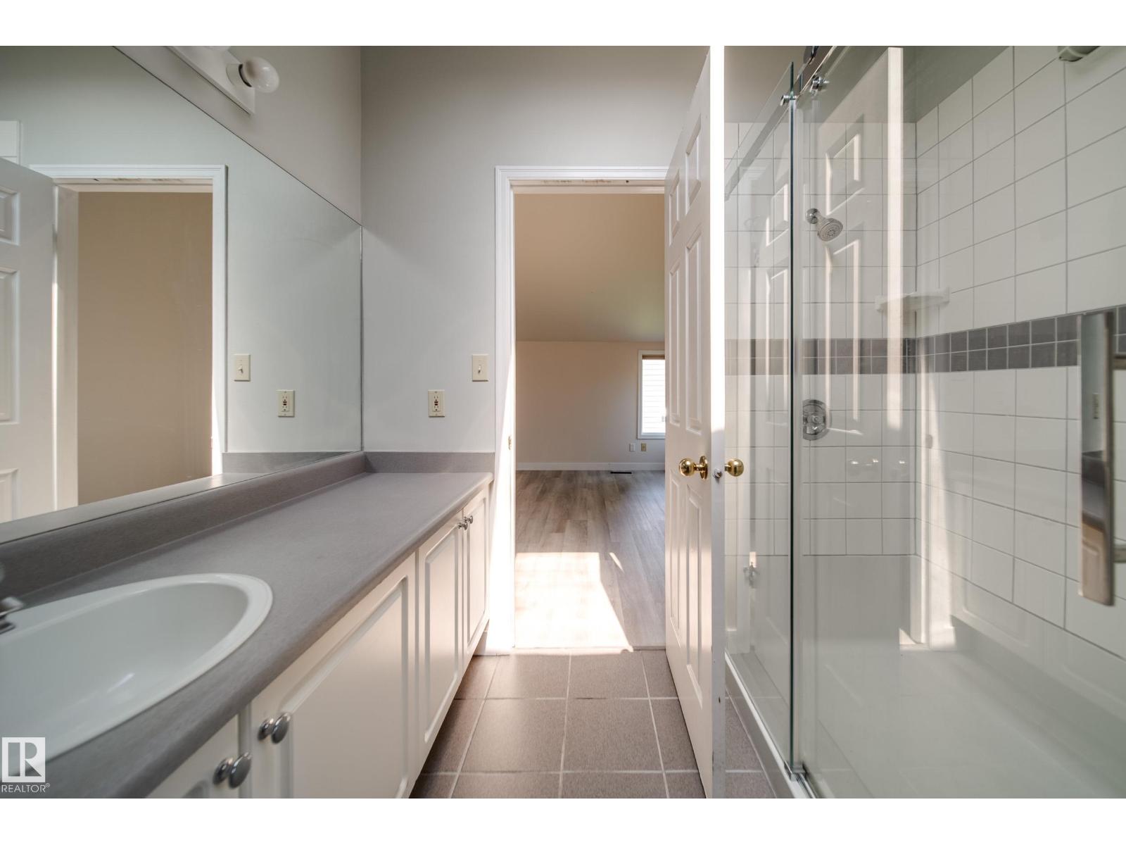 10519 140 ST NW - 43