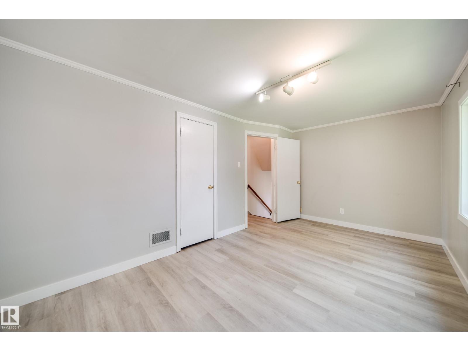 10519 140 ST NW - Image 28