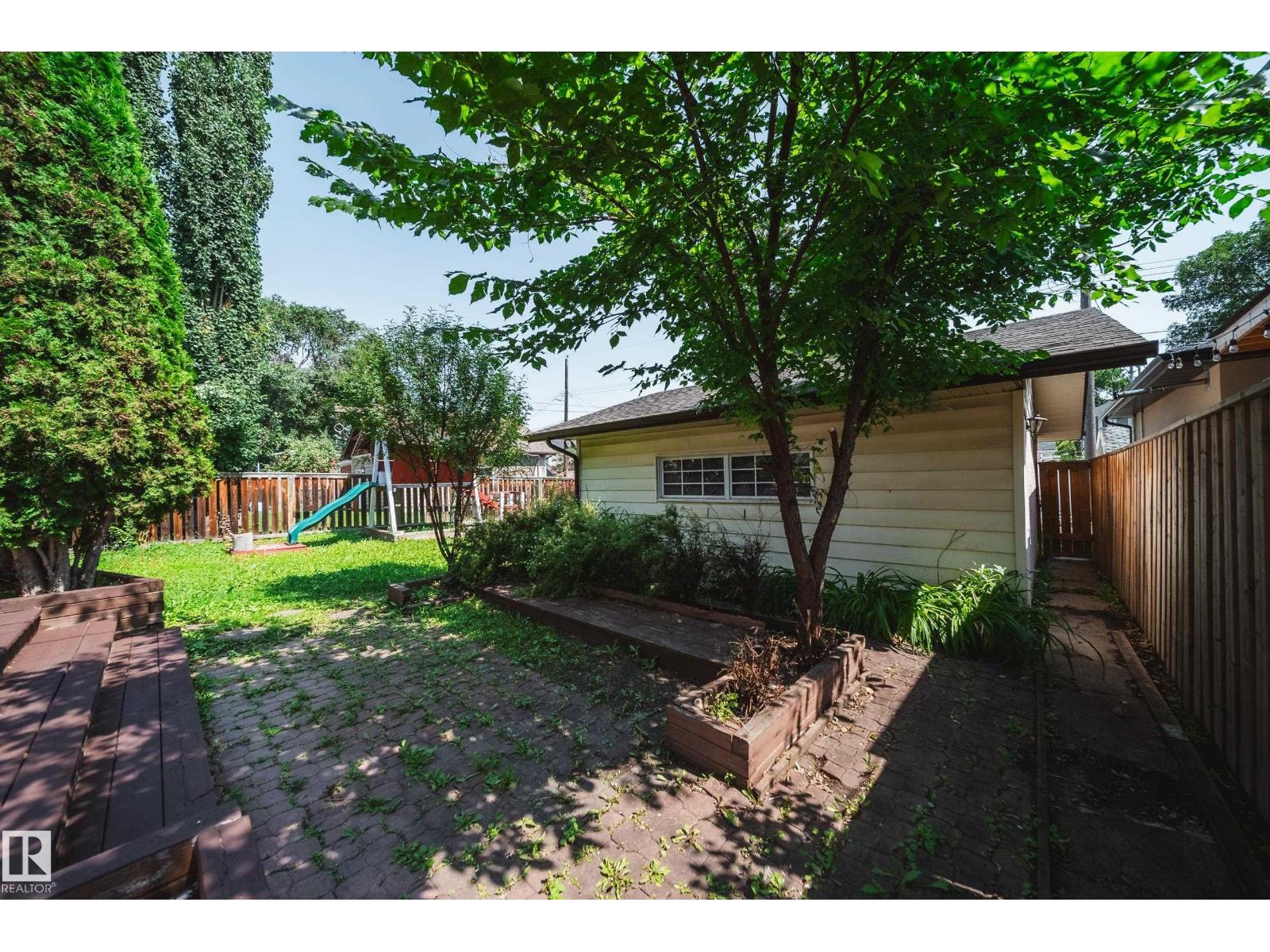 10519 140 ST NW - 49