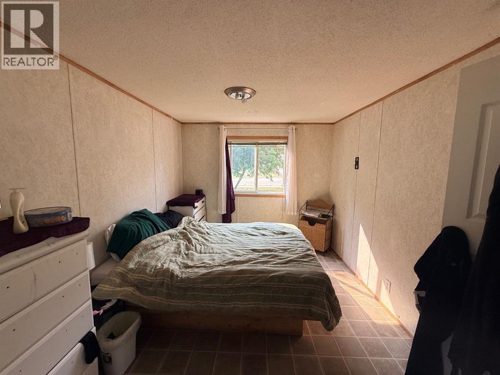 5104 48 Ave - Image 14