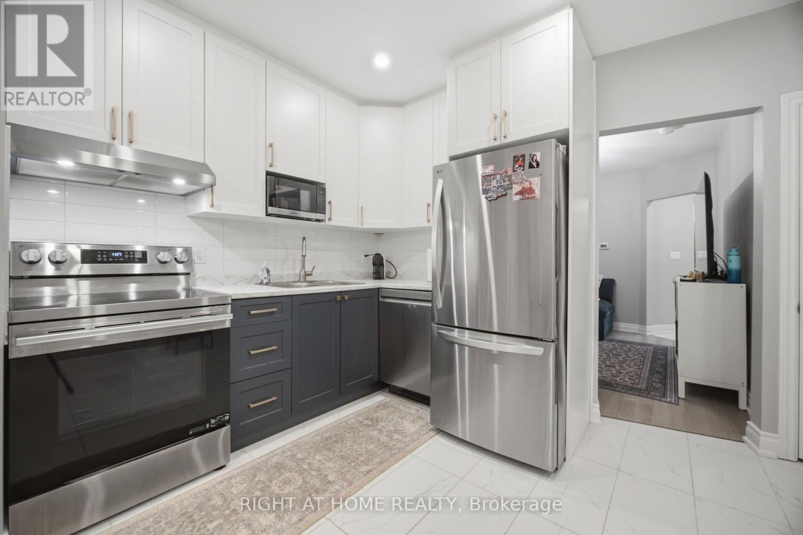 20 ROCKWELL AVENUE - 4