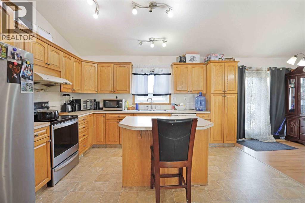 12 Upland Place W - 9