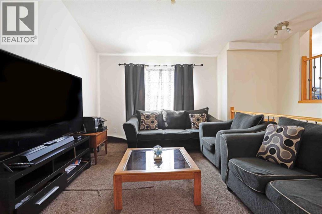 12 Upland Place W - 6