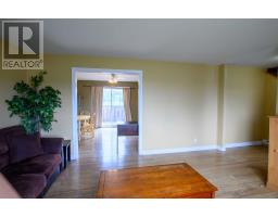 908 Tamarck Drive thumbnail 18