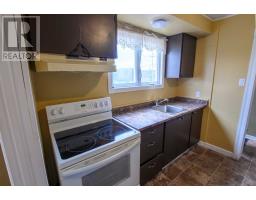 908 Tamarck Drive thumbnail 8