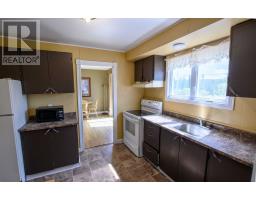 908 Tamarck Drive thumbnail 7