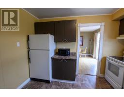 908 Tamarck Drive thumbnail 9