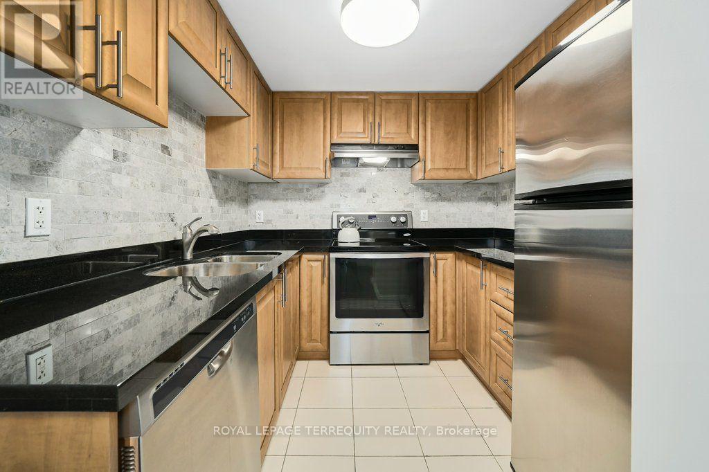 #903 263 WELLINGTON STREET W - 16