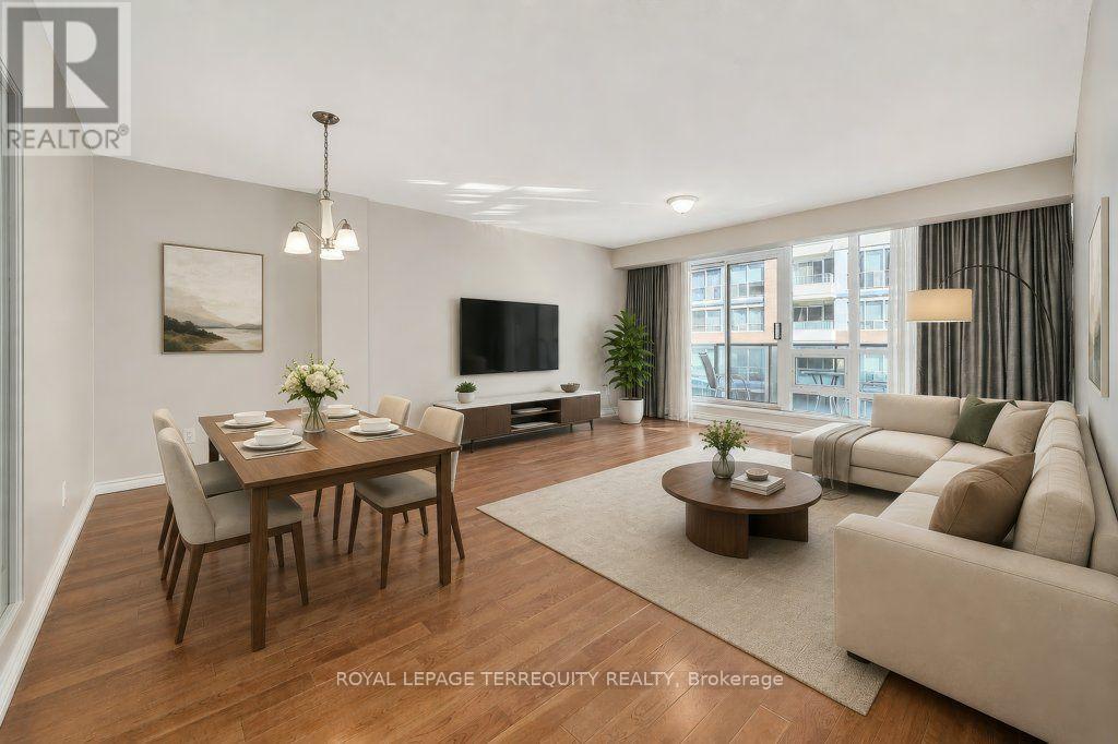 #903 263 WELLINGTON STREET W - 21