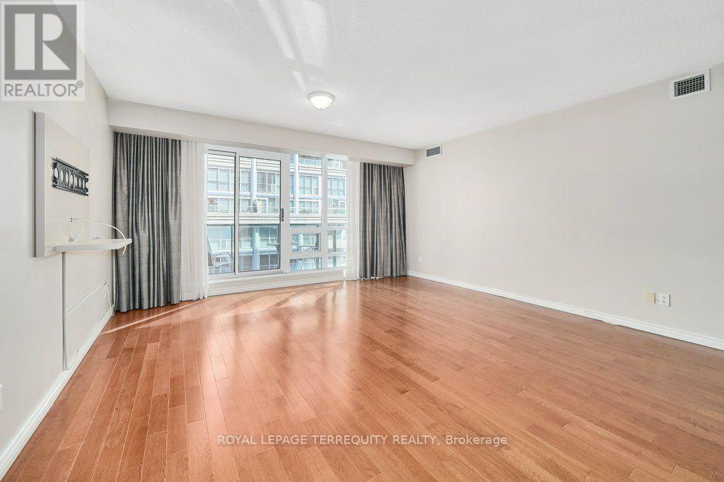 #903 263 WELLINGTON STREET W - 23