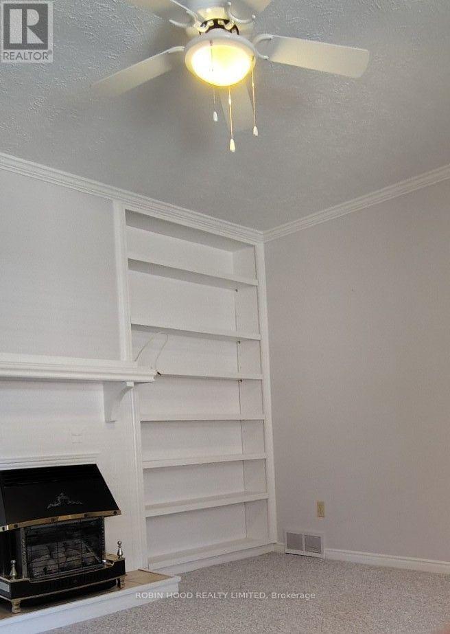 #UNIT 11 21 EARL DRIVE - 32