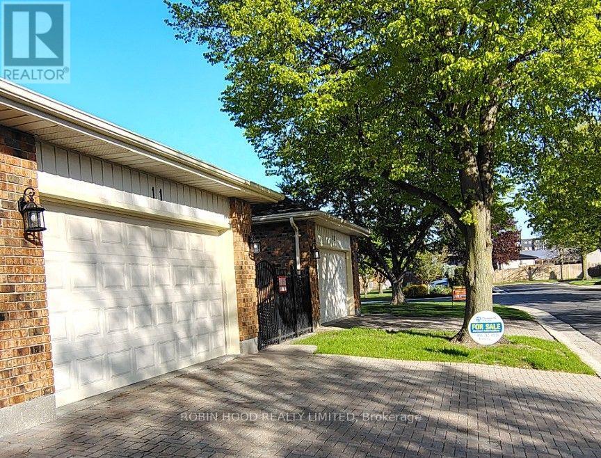 #UNIT 11 21 EARL DRIVE - 24