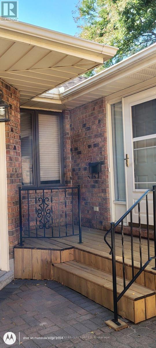 #UNIT 11 21 EARL DRIVE - 4