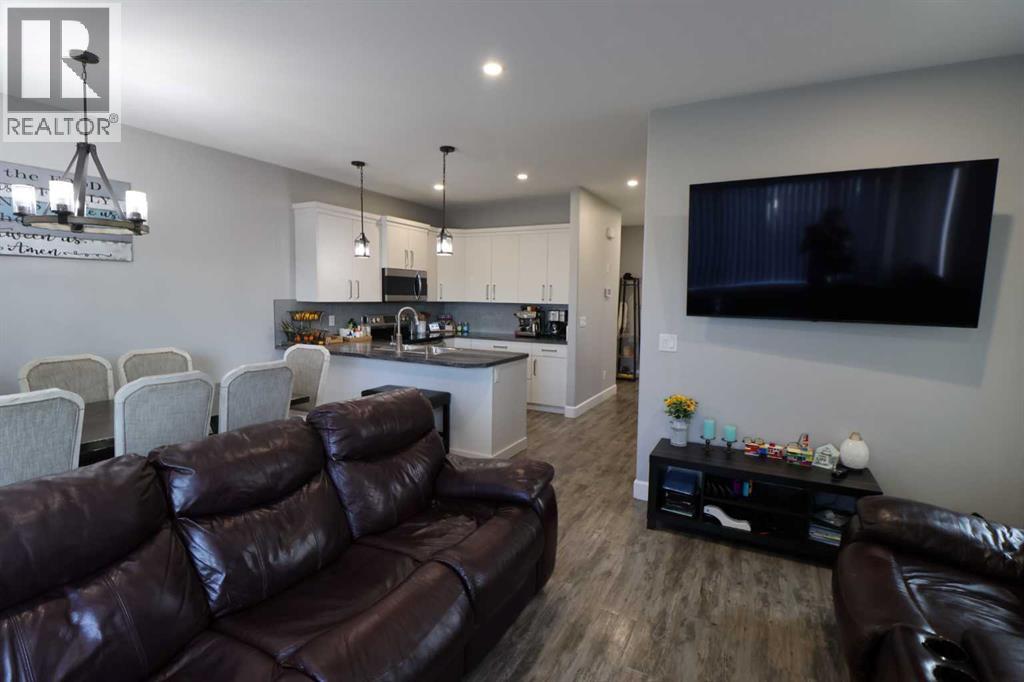 1504 B 19 Avenue - 7