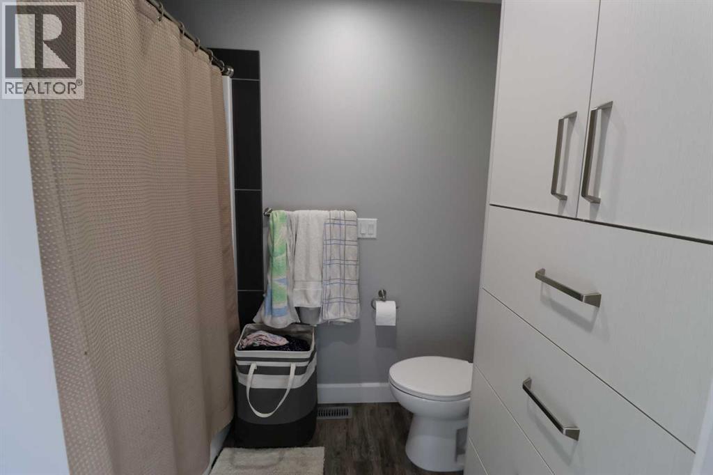 1504 B 19 Avenue - 13