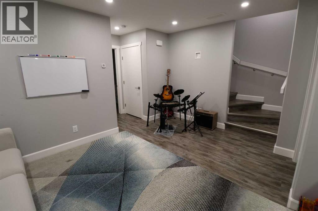 1504 B 19 Avenue - 19