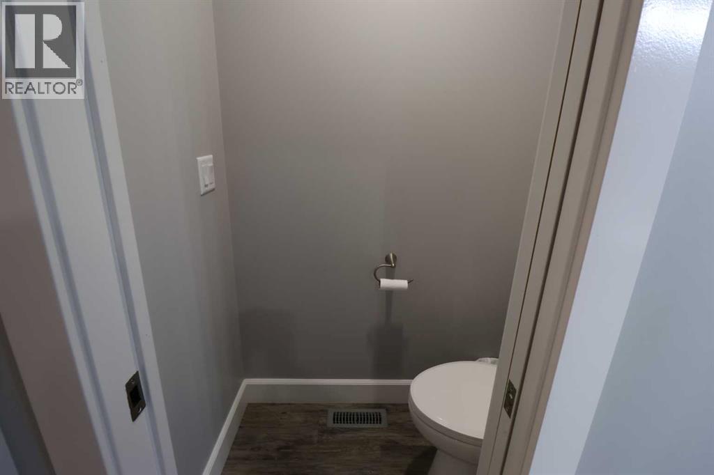 1504 B 19 Avenue - 17