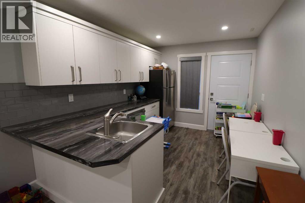 1504 B 19 Avenue - 18