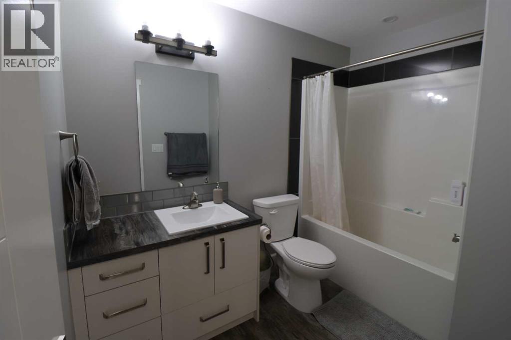 1504 B 19 Avenue - 23