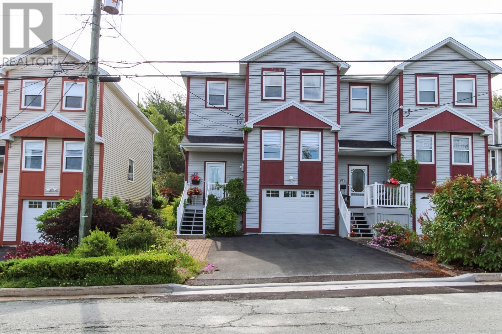 73 Hillview Drive East Drive