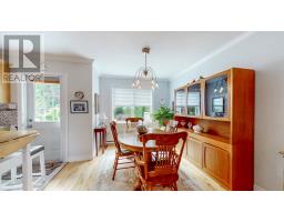 73 Hillview Drive East Drive thumbnail 12