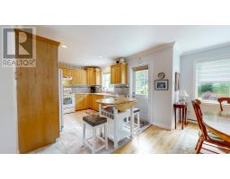 73 Hillview Drive East Drive thumbnail 14