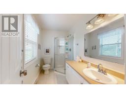 73 Hillview Drive East Drive thumbnail 21