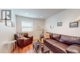 73 Hillview Drive East Drive thumbnail 23