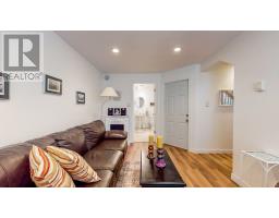 73 Hillview Drive East Drive thumbnail 24