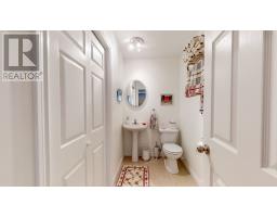 73 Hillview Drive East Drive thumbnail 25