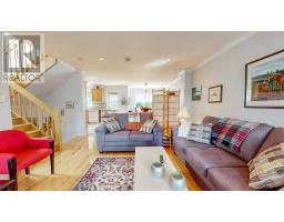 73 Hillview Drive East Drive thumbnail 5