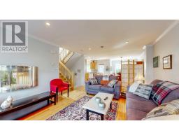 73 Hillview Drive East Drive thumbnail 6