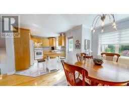 73 Hillview Drive East Drive thumbnail 9