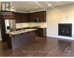 222 FERGUS CRESCENT — photo 2
