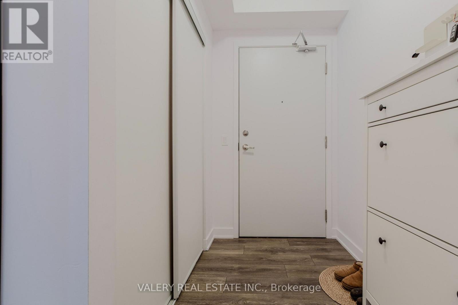 #712 195 REDPATH AVENUE - 19