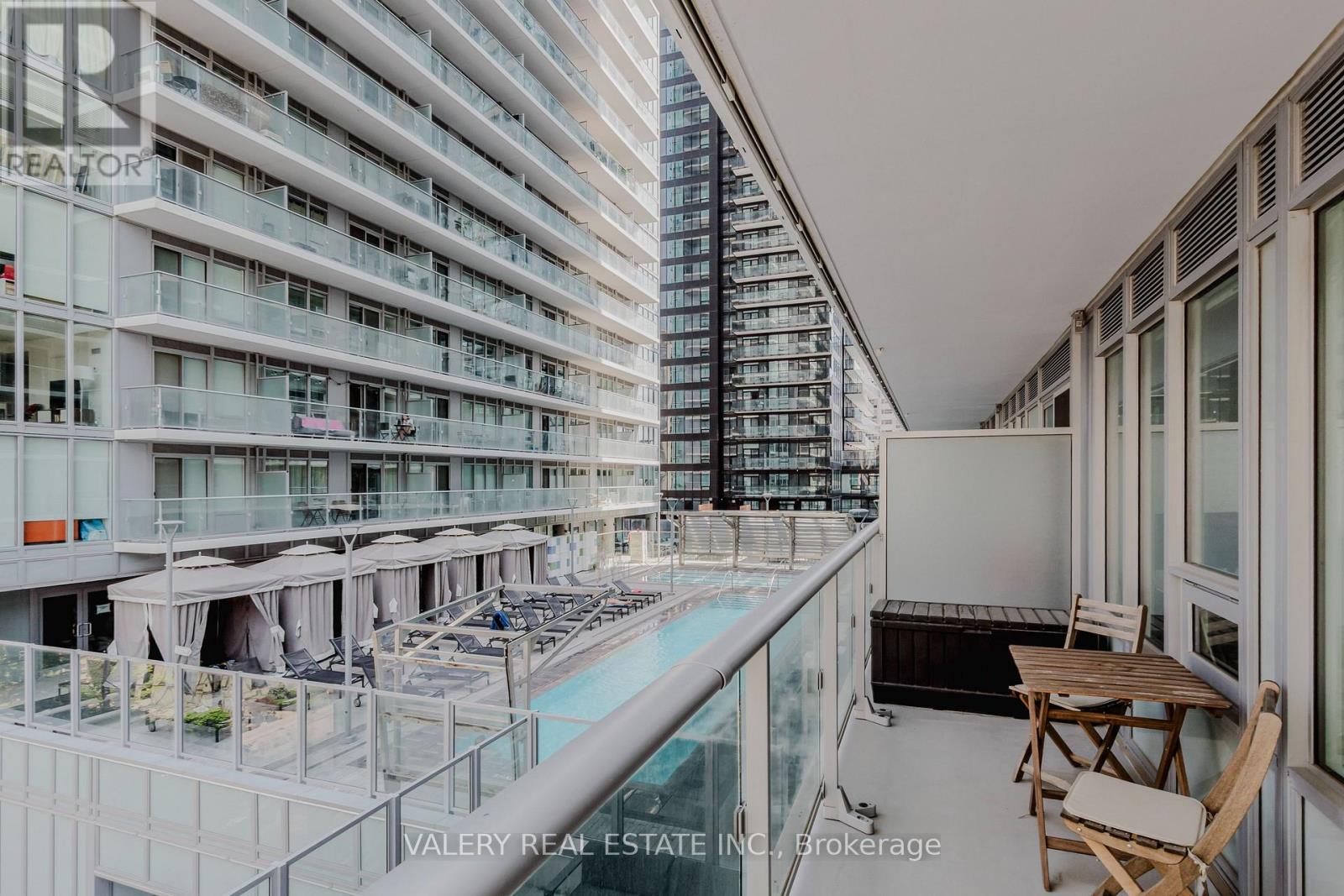 #712 195 REDPATH AVENUE - 25