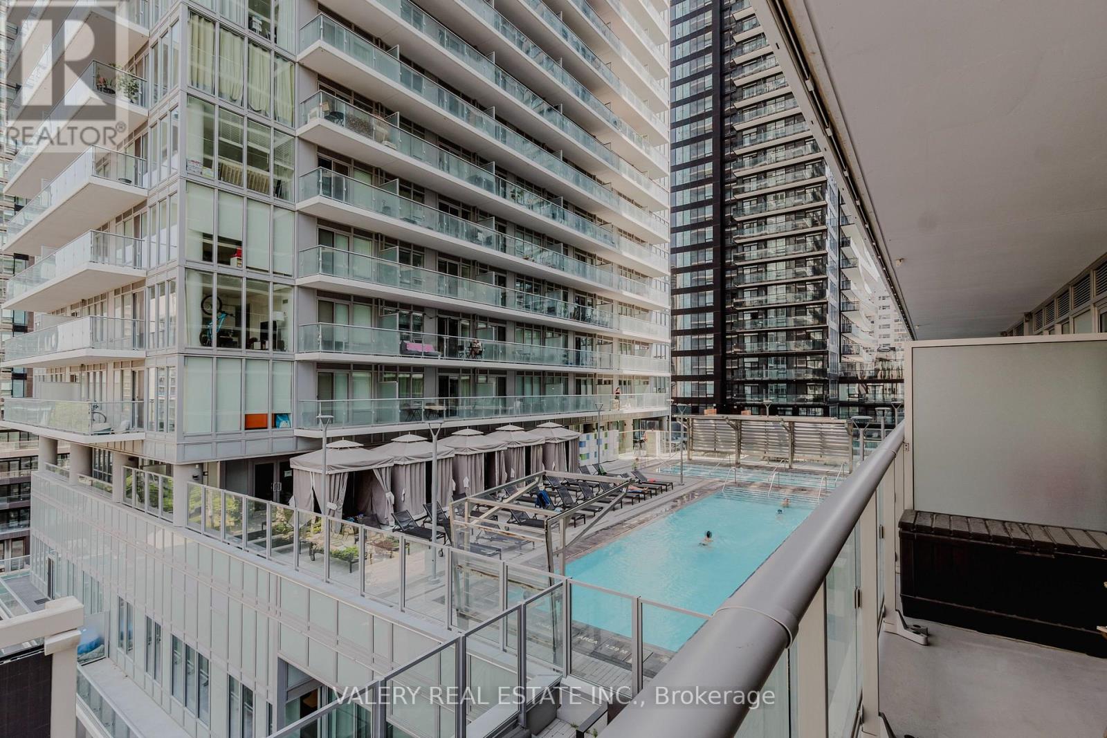 #712 195 REDPATH AVENUE - 26