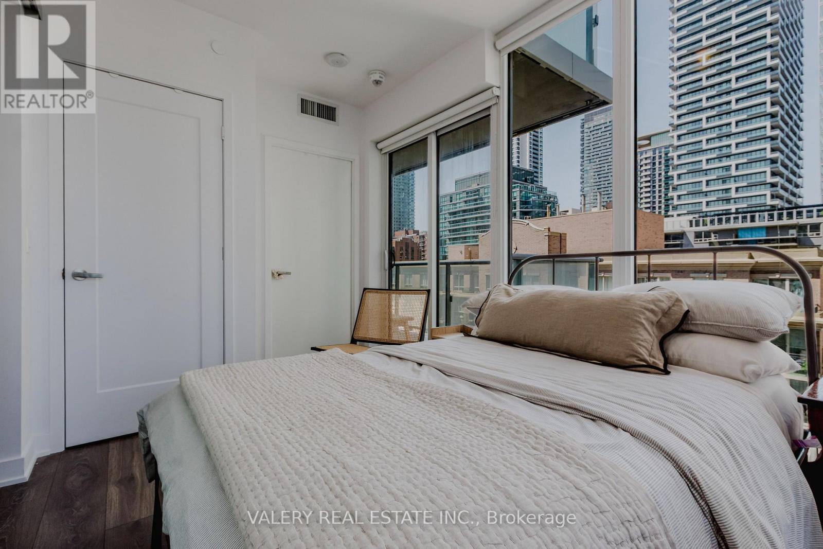 #712 195 REDPATH AVENUE - 3